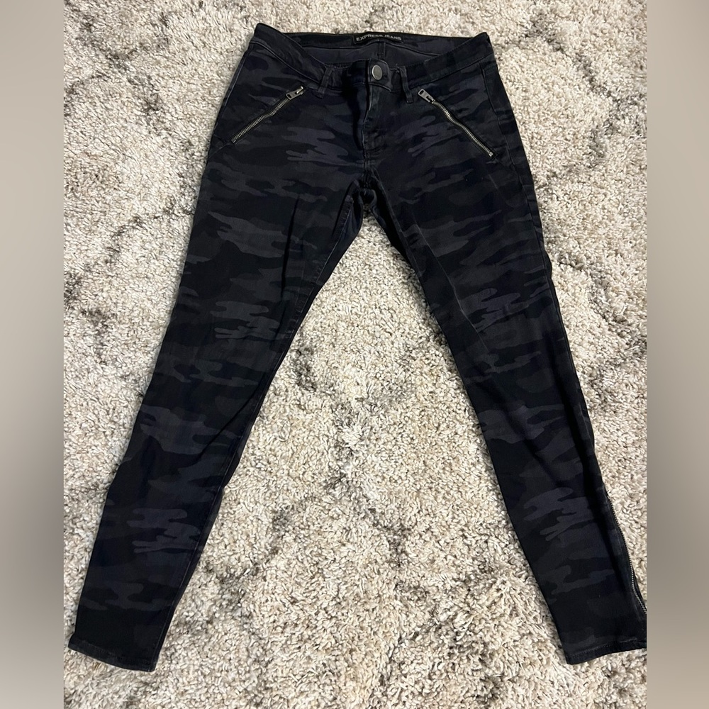 Camouflage skinny jeans